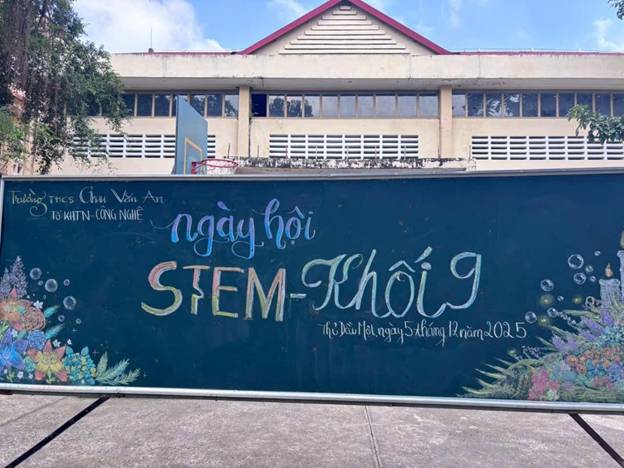 Sinh hoạt chuyên đề “Ngày hội STEM dành cho học sinh khối 9” Trường THCS Chu Văn An, phường Thủ Dầu Một, Thành phố Thành phố Hồ Chí Minh