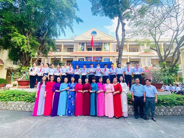 Tuyên dương khen thưởng học sinh trong Kỳ thi chọn Học sinh giỏi lớp 9 cấp Thành phố dành cho học sinh Phổ thông năm học 2025 - 2026