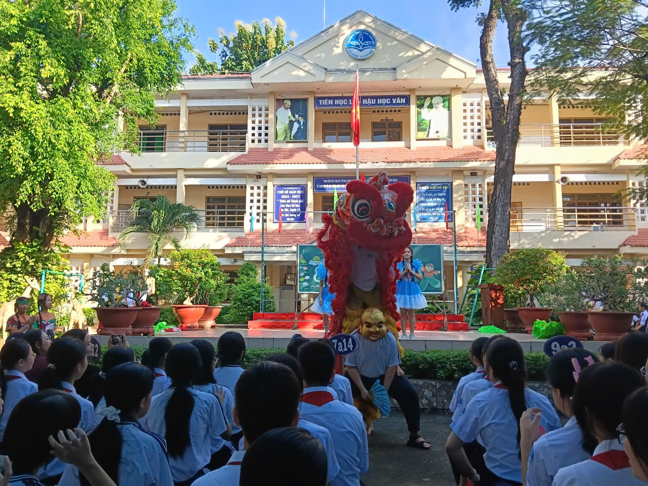Trường THCS Chu Văn An tổ chức sinh hoạt "Vui tết trung thu" năm 2026