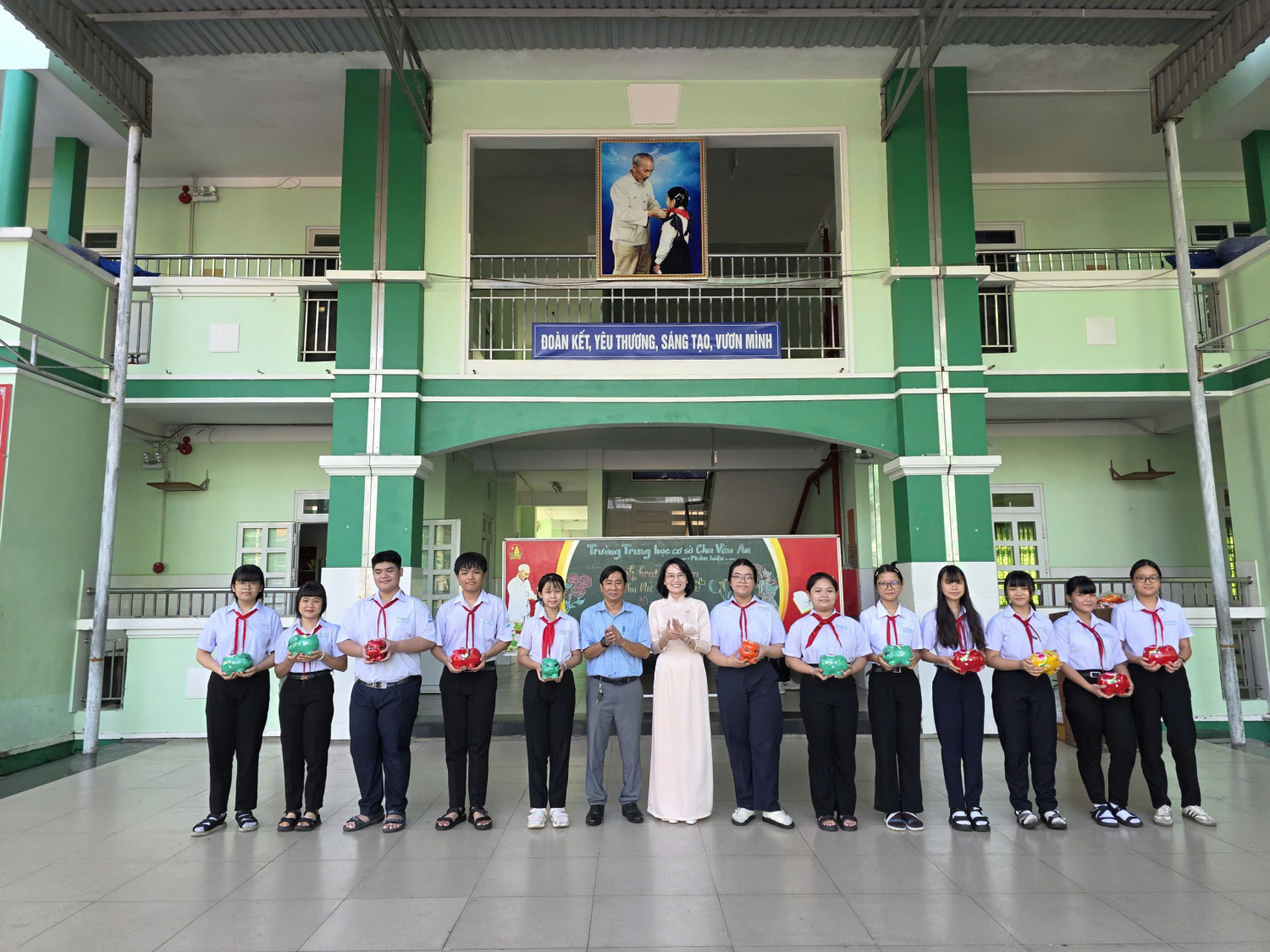 Trường THCS Chu Văn An tổ chức sinh hoạt kỷ niệm Ngày Phụ nữ Việt Nam 20/10/2026