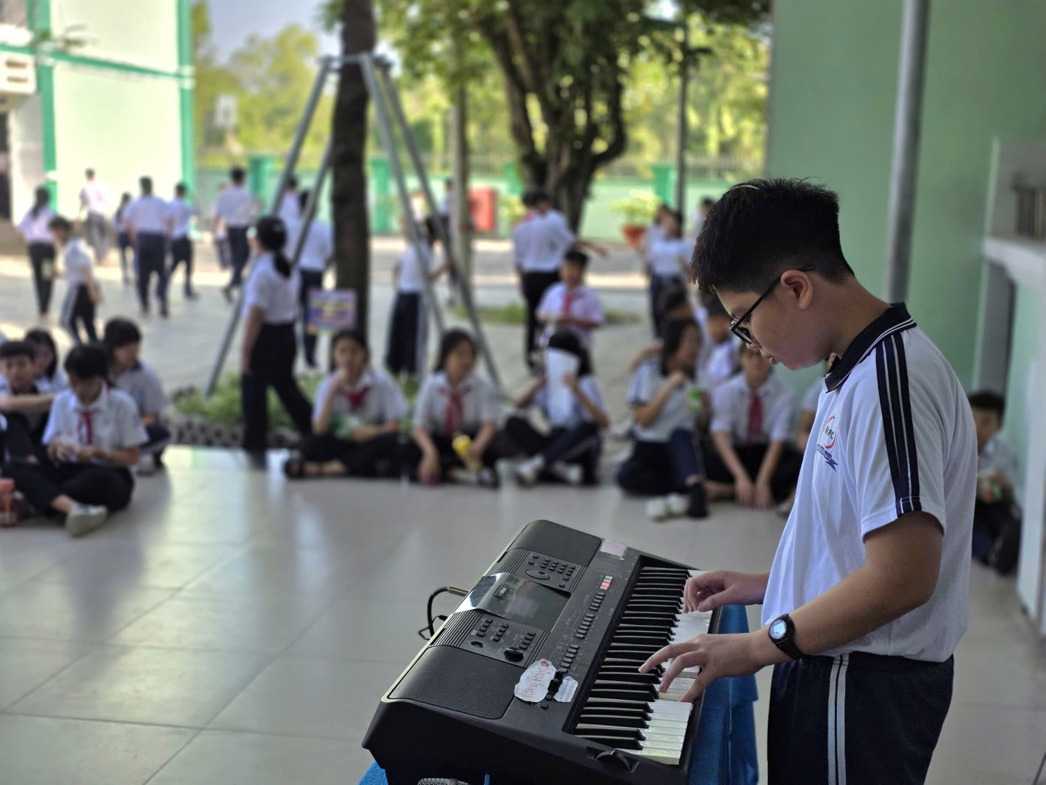 Giờ ra chơi hạnh phúc - Sân chơi âm nhạc đầy sắc màu tại phân hiệu trường THCS Chu Văn An